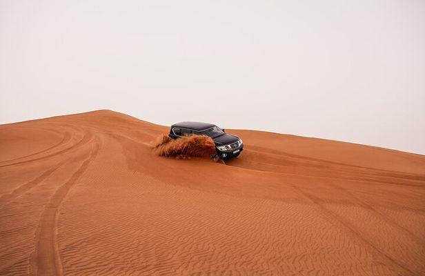 Dubai Desert Safari: Experience the Best of the Arabian Desert