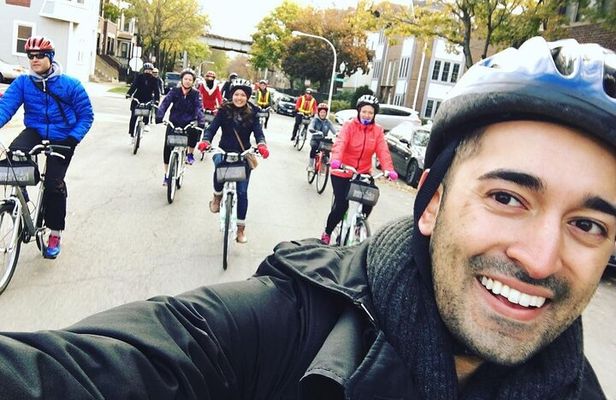 Bike Tour of Chicago's Lakefront Neighborhoods