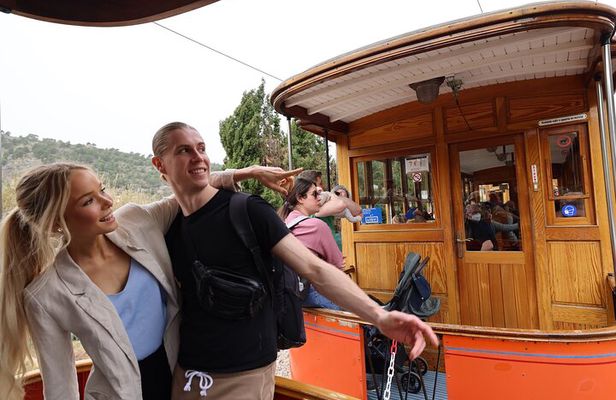 Sierra Tramuntana: Mountain Tops and Cosy Villages