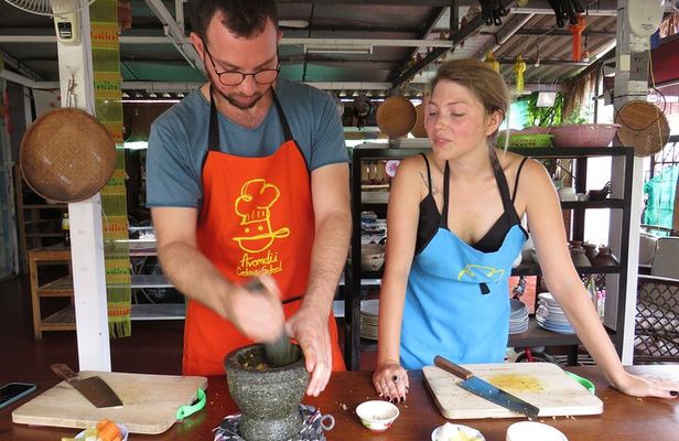 Half-Day Thai Cooking Class and Market Tour From Chiang Mai
