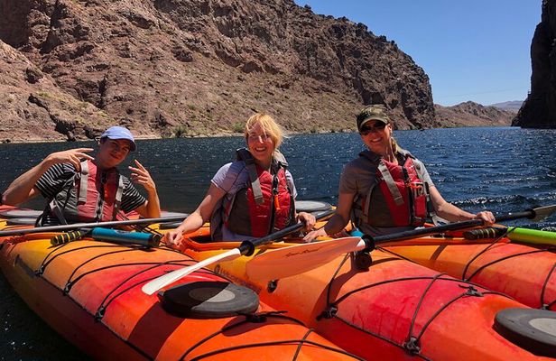 Half-Day Emerald Cove and Black Canyon Kayak Tour from Las Vegas