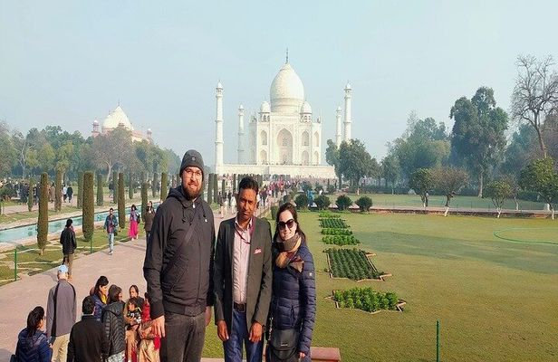 Early Morning Taj Mahal Sunrise Tour From Delhi