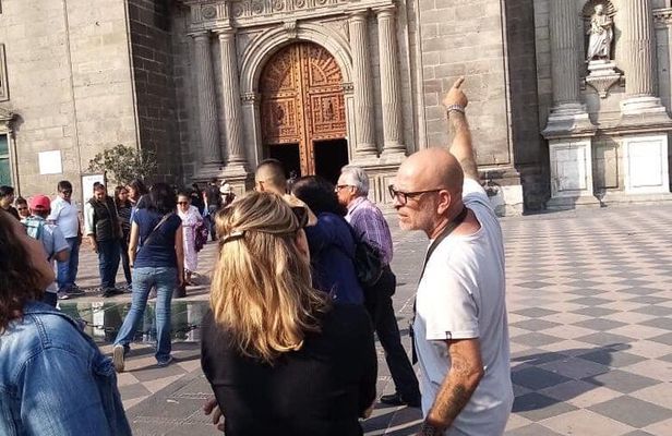 The best and most complete PRIVATE CITY TOUR through the Historic Center