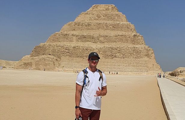 Full-day Private Tour Pyramids of Giza, Sphinx, Memphis and Sakkara