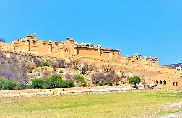 Incredible Rajasthan Tour: Delhi -Agra -Jaipur- Jaisalmer-Udaipur