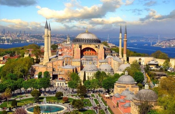 Private Layover Tour in Istanbul with options