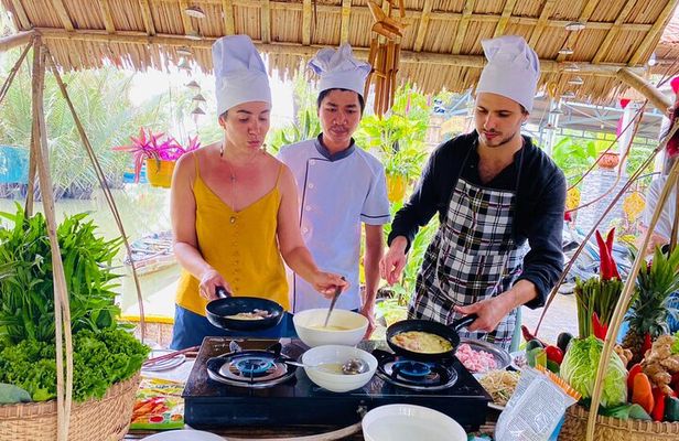 Hoi An Basket Boat, Lantern Making And Cooking Class Tour