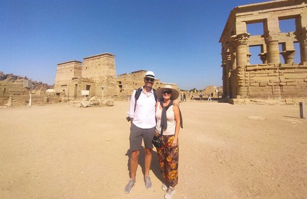 4 Days Nile Cruise, Aswan to Luxor AbuSimbel optional hot balloon