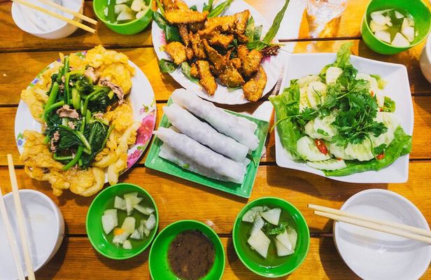 Hanoi Street Food Tour and MORE