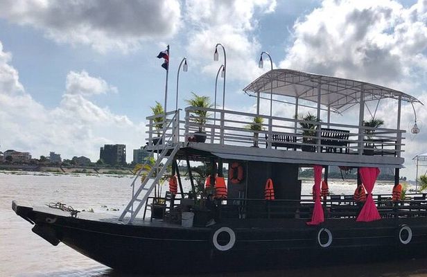 The Mekong Silk Island Guided Cruise (Private tour)