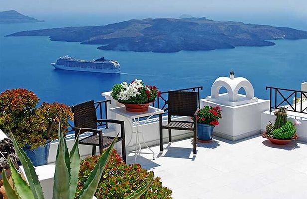 Full Day Private Tour to Santorini