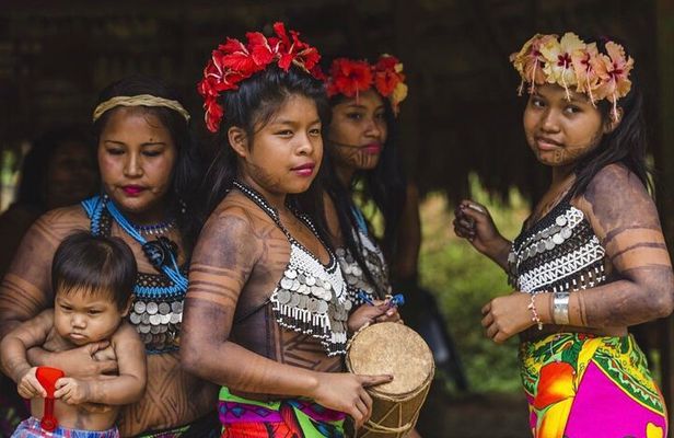 Visit the Indians and discover the rainforest