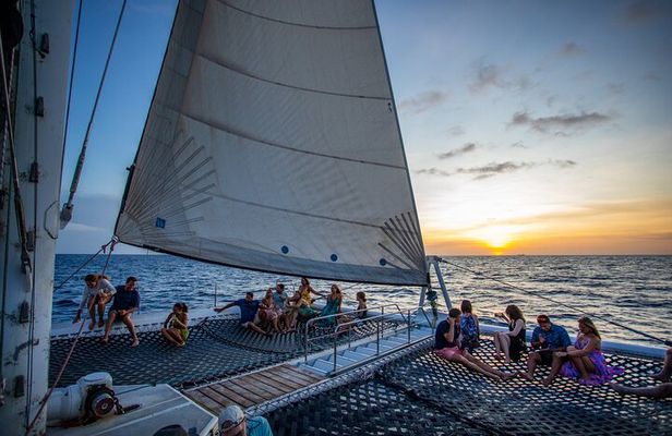 Sunset Sailing Cruise with premium drinks and bites