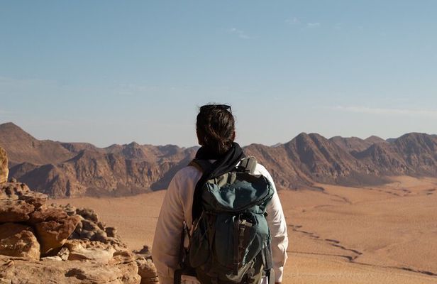 Wadi Rum: Mountain Hike with Lunch & Scenic Valley Tour