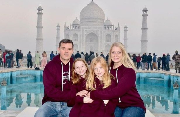 Full-Day Private Guided Taj Mahal Tour from Delhi by Car