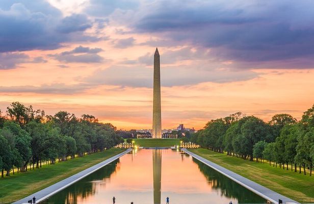 Peaceful Family Walking Tour in Washington