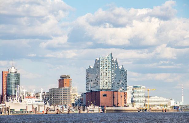 Best Intro Tour of Hamburg with a Local