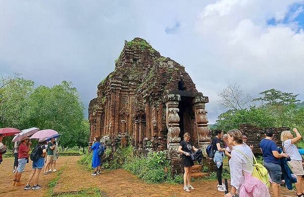 Private My Son Sanctuary and Marble Mountain Tour with Lunch