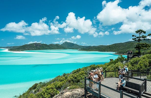 Whitehaven Beach and Hill Inlet Day Trip: Chill and Grill