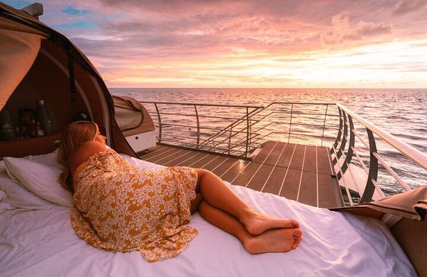 2-Day Great Barrier Reef: Reefsleep Experience