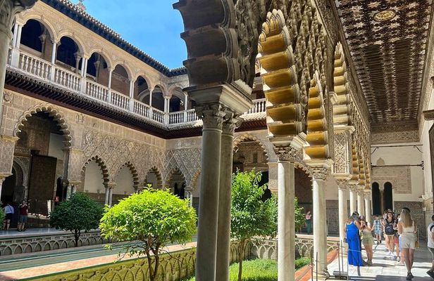Private Tour Alcazar Seville Cathedral and Giralda Tower Climb