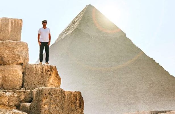 The best private inclusive half day tour at Giza pyramids .