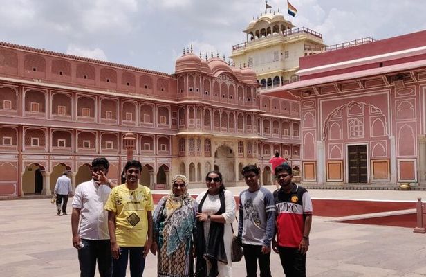 Four-Day Luxury Golden Triangle Tour to Agra & Jaipur From Delhi