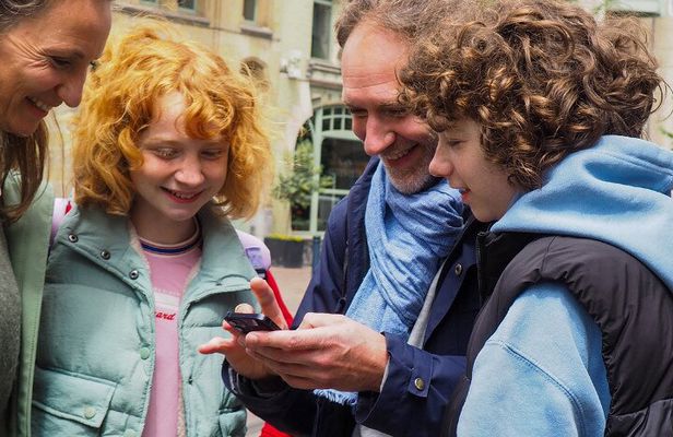 Discover the secrets of Namur while playing! Escape room