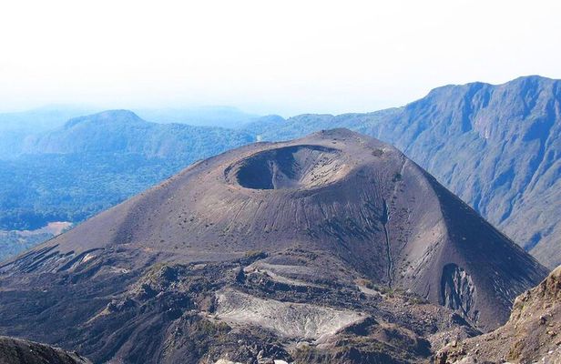4-Day Private Mountain Climbing Experience at Mount Meru