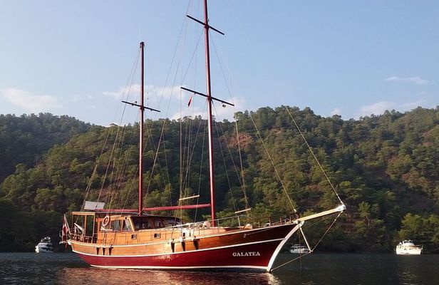 Private Cruise with Galatea(Paros,Antiparos,Despotiko,Bluelagoon)
