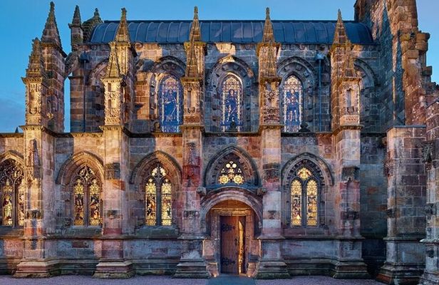 Historic Edinburgh and Rosslyn Chapel Full-Day Private Tour in a Premium Minivan