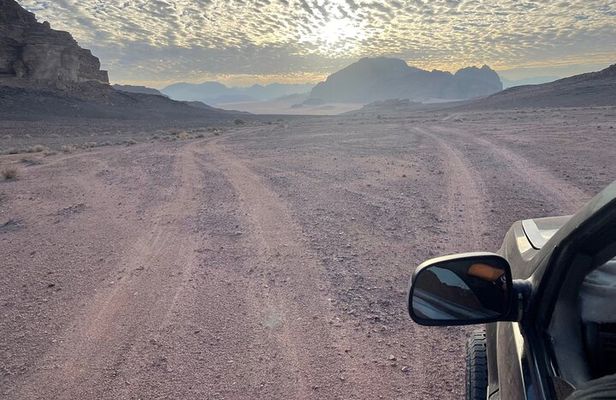 Private 2Day Jeep Tour with Overnight in Bedouin Camp in Wadi Rum
