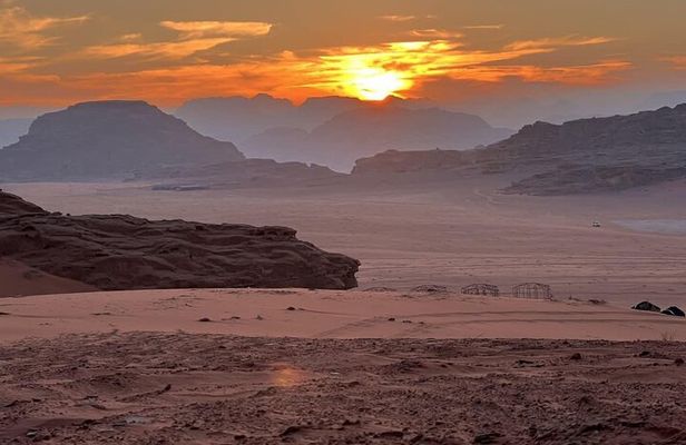 Private 2Day Jeep Tour with Overnight in Bedouin Camp in Wadi Rum