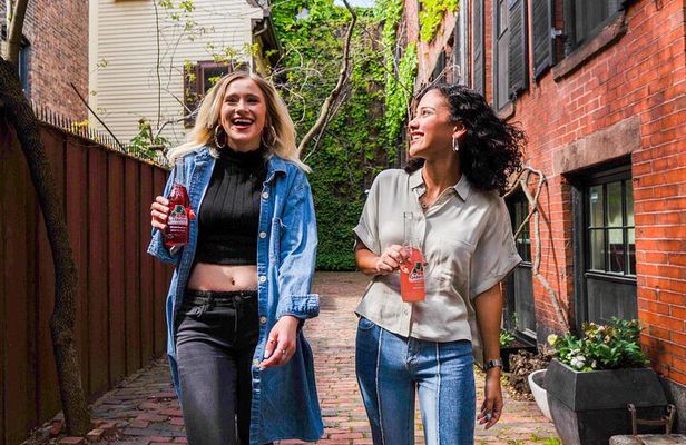 Unique Walking Tour Around Courtyards of Vilnius