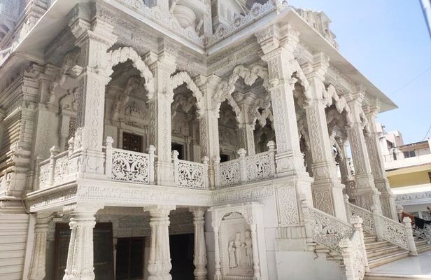 Tipu Palace + Koté Vishnu + Fort + KR Market + Jain Temple = Bengaluru Pété Walk