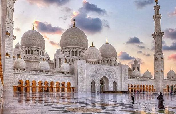 Guided Abu Dhabi City Tour Full Day with Private SUV