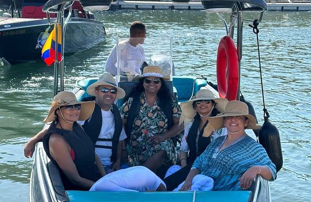 Private Boat Tour to Rosario Islands