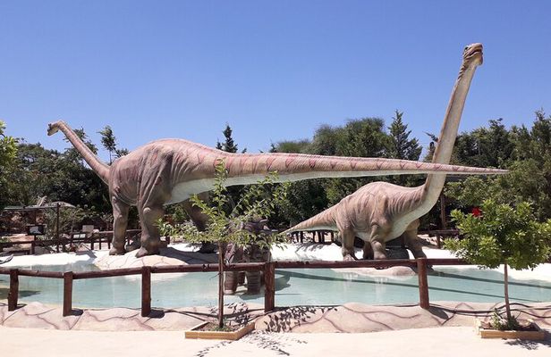 Chania Childrens Day CretAquarium Dinosauria and Labyrinth Park
