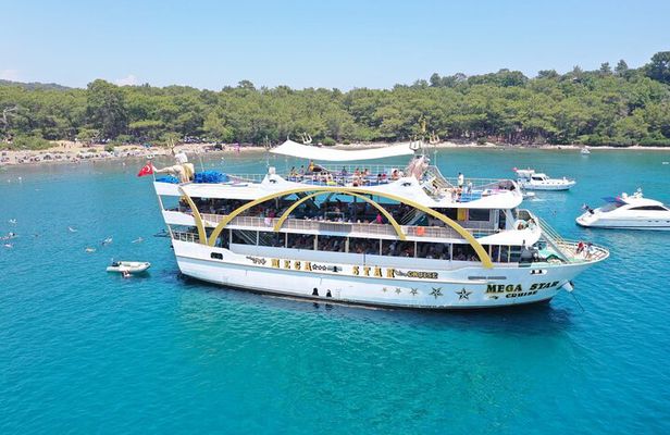 Kemer: Luxury Yacht Tour near Olympus and Phaselis Bay with Lunch