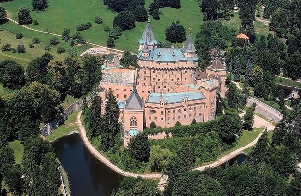 Bojnice Chateau and Cicmany Village Private Trip