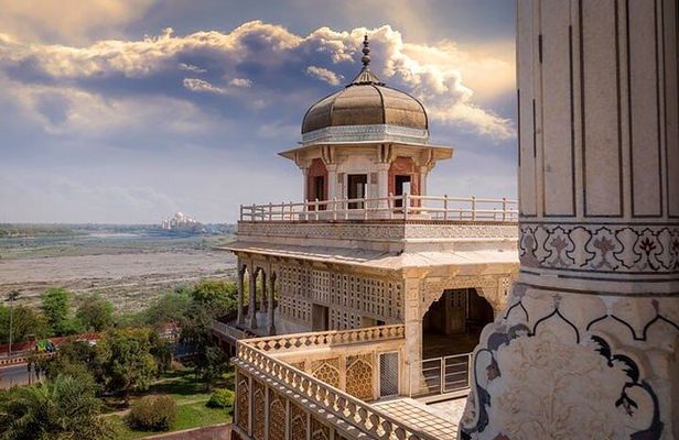 Private Taj Mahal at Sunrise and Agra Day Tour from Delhi All Inclusive