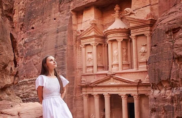 Petra and Wadi Rum Private Guided Tour