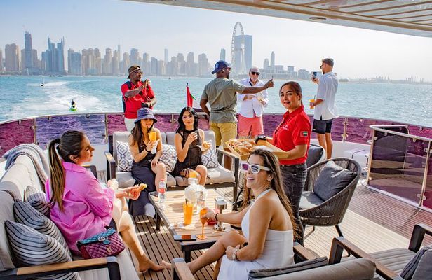 Dubai: Luxury Superyacht with Live DJ, Swimming & Open Bar