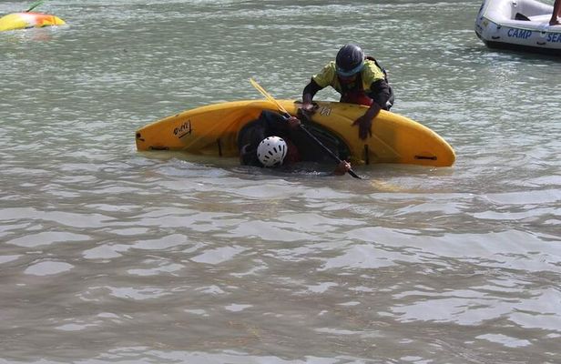 Kayak lessons in Rishikesh