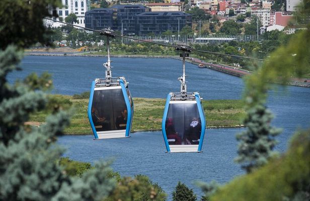 Bosphorus Strait Afternoon Cruise with Cable Car to Pierre Loti Hill