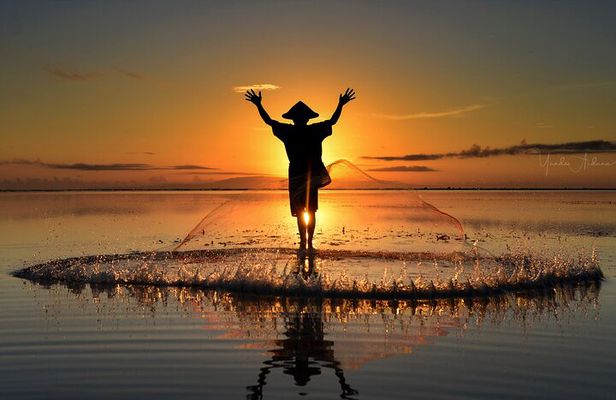 Sunrise With Fisherman Shot Tour in Bali