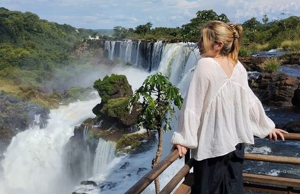 Private tour of both sides in a day (Brasil and Argentina Falls)