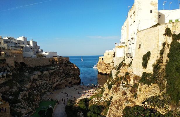 Private tour in Polignano a Mare: overlooking the sea