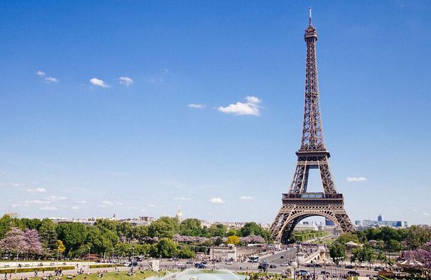Explore Paris in 90 minutes with a Local