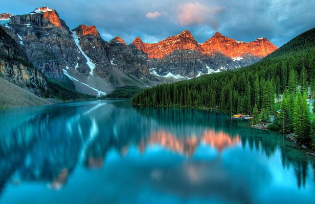 Moraine Lake & Lake Louise Sunrise | Award-Winning Premium Tour